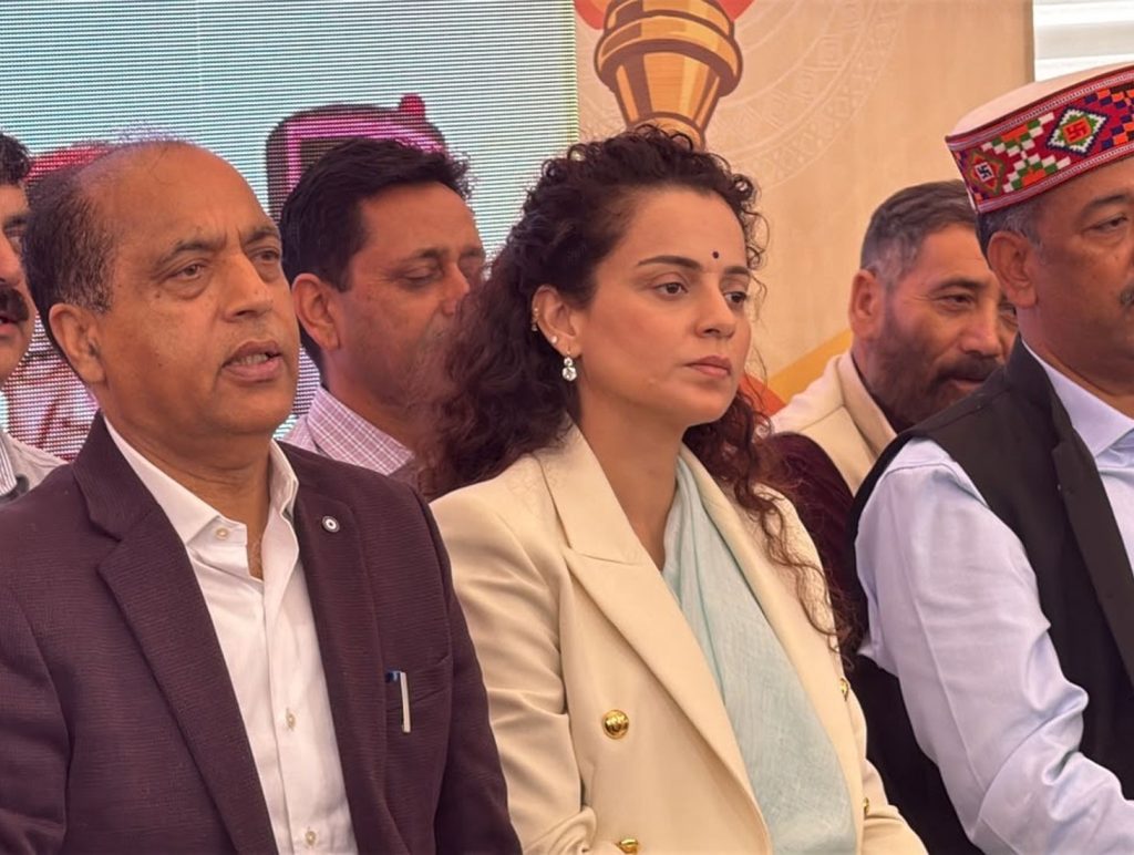Jairam Thakur, Kangana Ranaut join event at Dhalpur